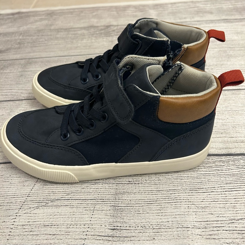Cat & Jack sneakers size 2 boys - Picture 2 of 9